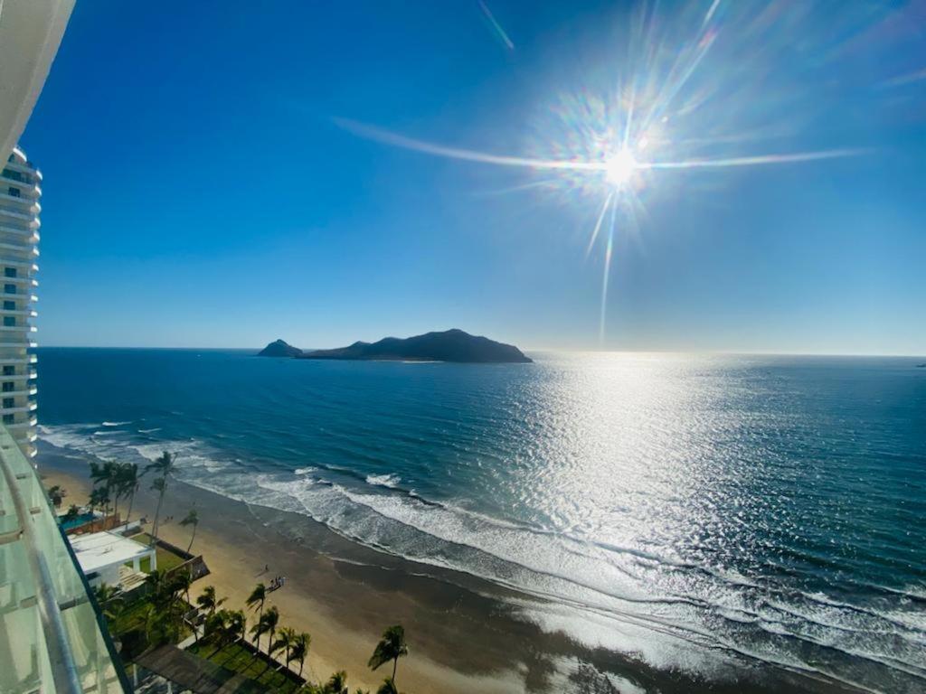Camino Al Mar & * Mazatlan